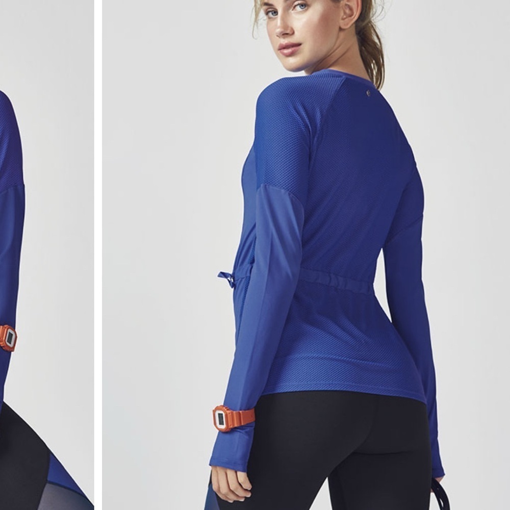 Fabletics Lana Long Sleeve Breathable adjustable Work out top, size Medium - Picture 2 of 10